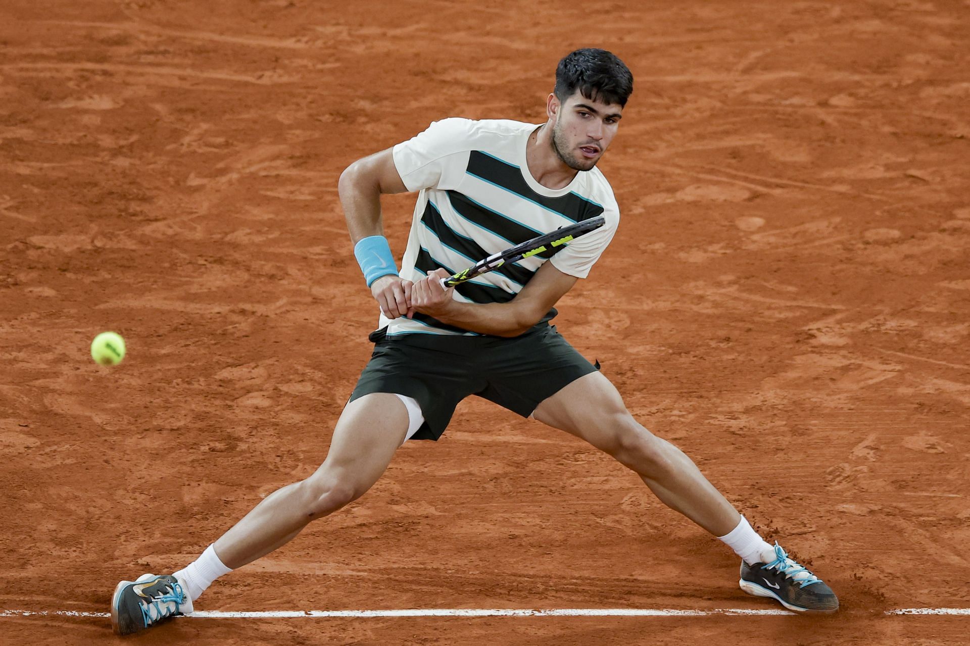 Carlos Alcaraz pictured at the 2025 French Open | Image Source: Getty